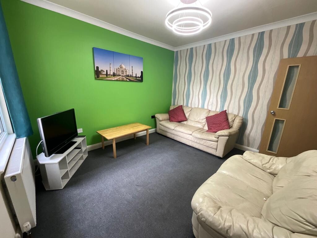 5 bedroom house for rent Rothesay Avenue, Nottingham, NG7 1PW UniHomes