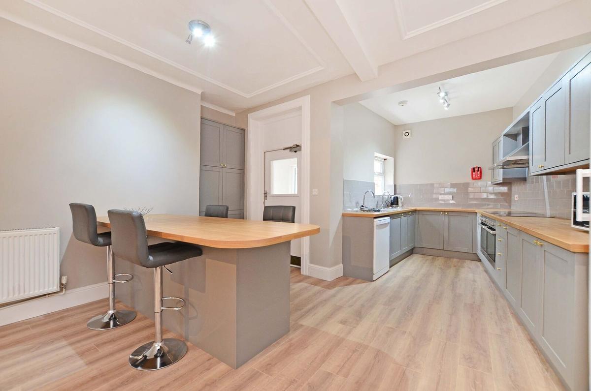 10 bedroom house on Broomspring Lane, Broomhall, Sheffield