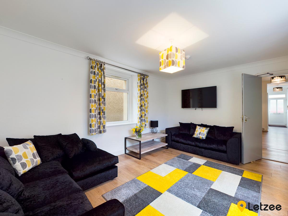 8 bedroom house for rent Argyle Street, Swansea, SA1 3TA UniHomes