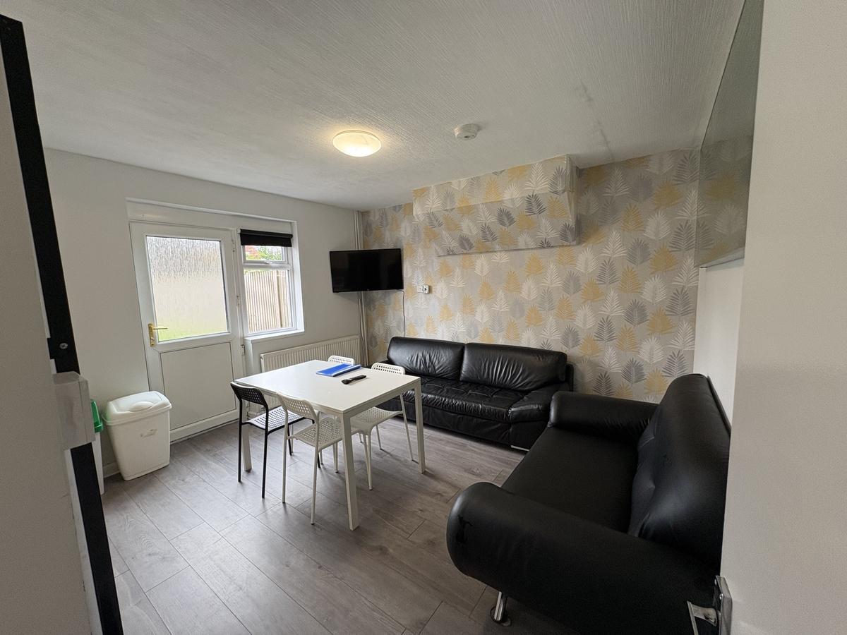5 bedroom house on Queensland Avenue, Earlsdon, Coventry