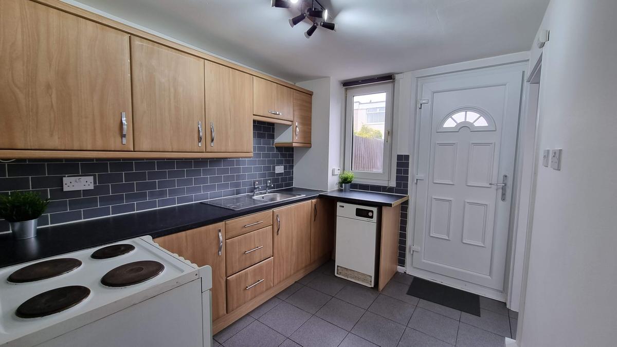 4 bedroom house for rent Woodbridge Vale, Leeds, LS6 3LT UniHomes