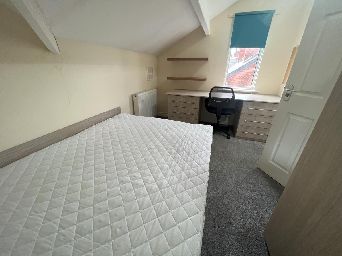 3 bedroom house for rent Hessle Road, Leeds, LS6 1EH UniHomes