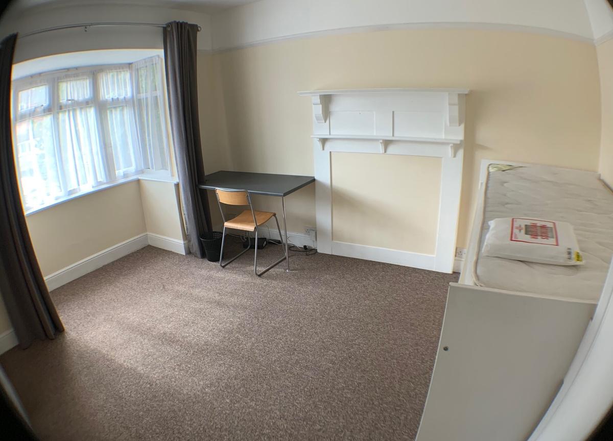 6 bedroom house for rent Ardmore Avenue, Surrey, GU2 9NJ UniHomes