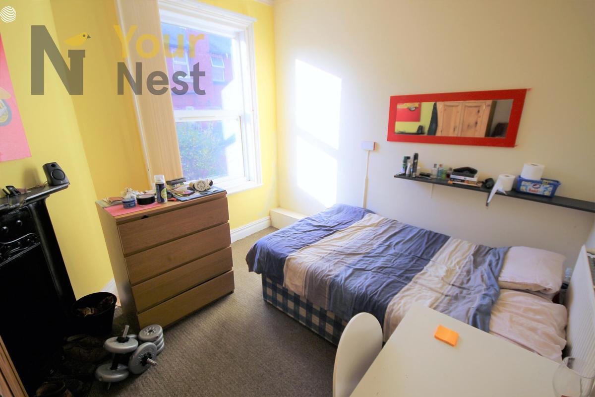 3 bedroom apartment for rent Headingley Avenue, Leeds, LS6 3EP UniHomes