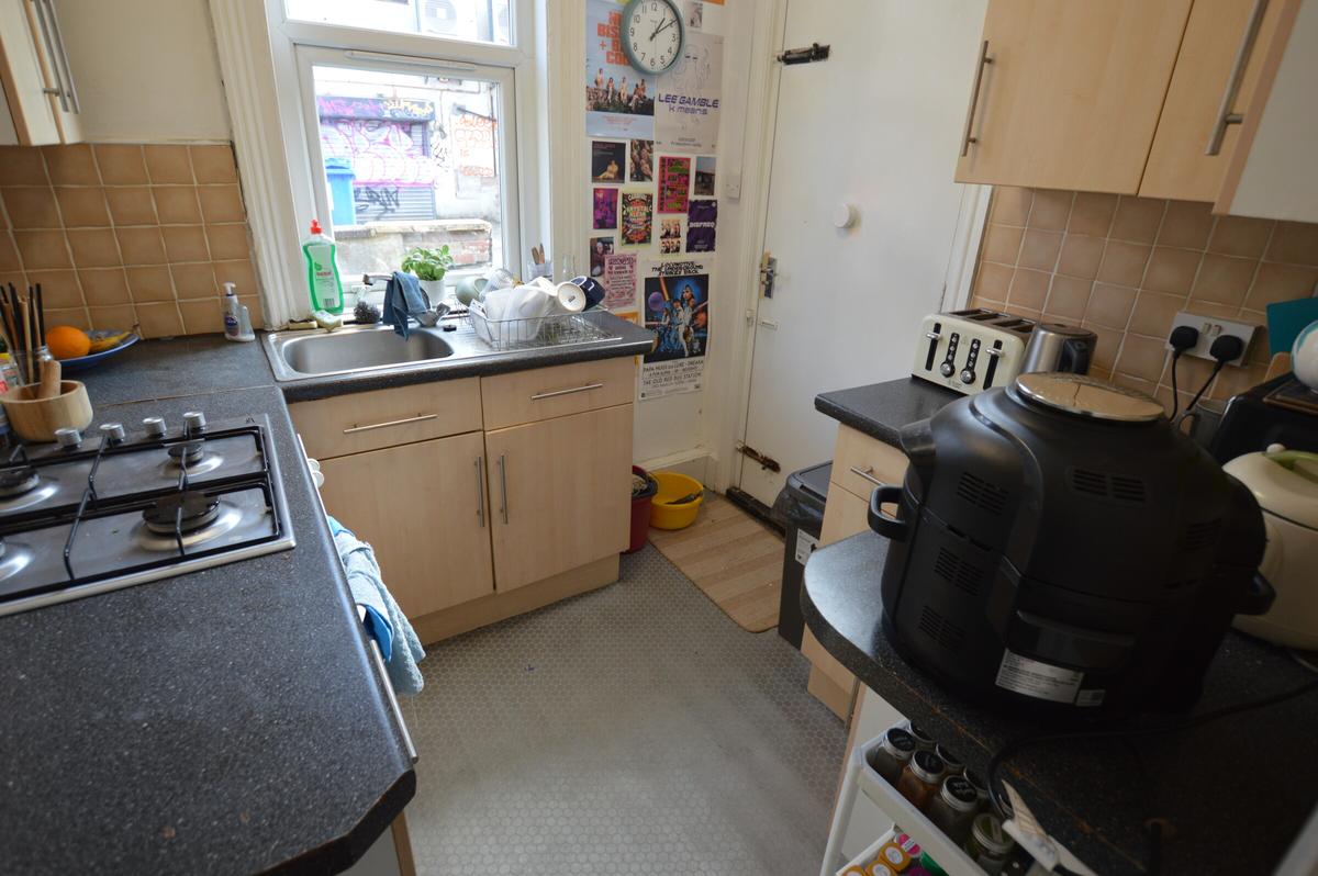 5 bedroom house for rent Brudenell Mount, Leeds, LS6 1HS UniHomes