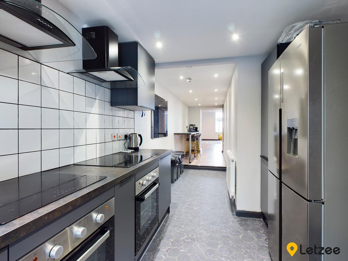 8 bedroom house for rent Oystermouth Road Swansea, SA1 3UJ UniHomes