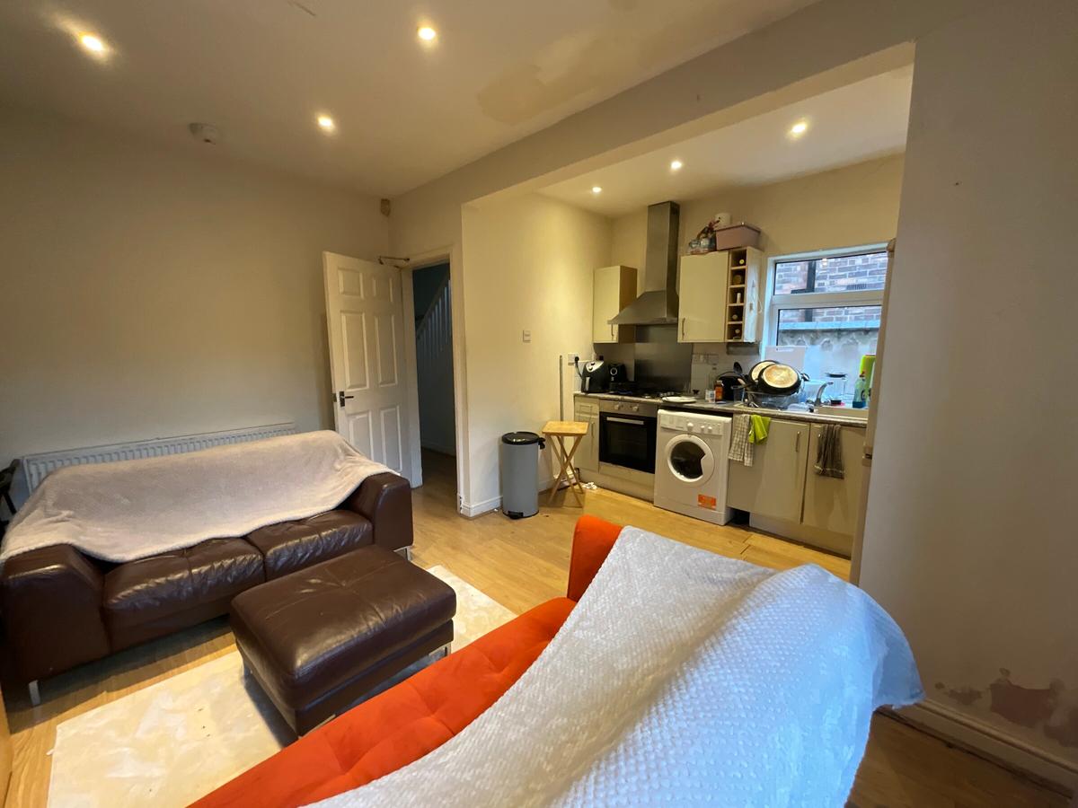 4 bedroom house for rent Allington Avenue, Nottingham, NG7 1JX UniHomes