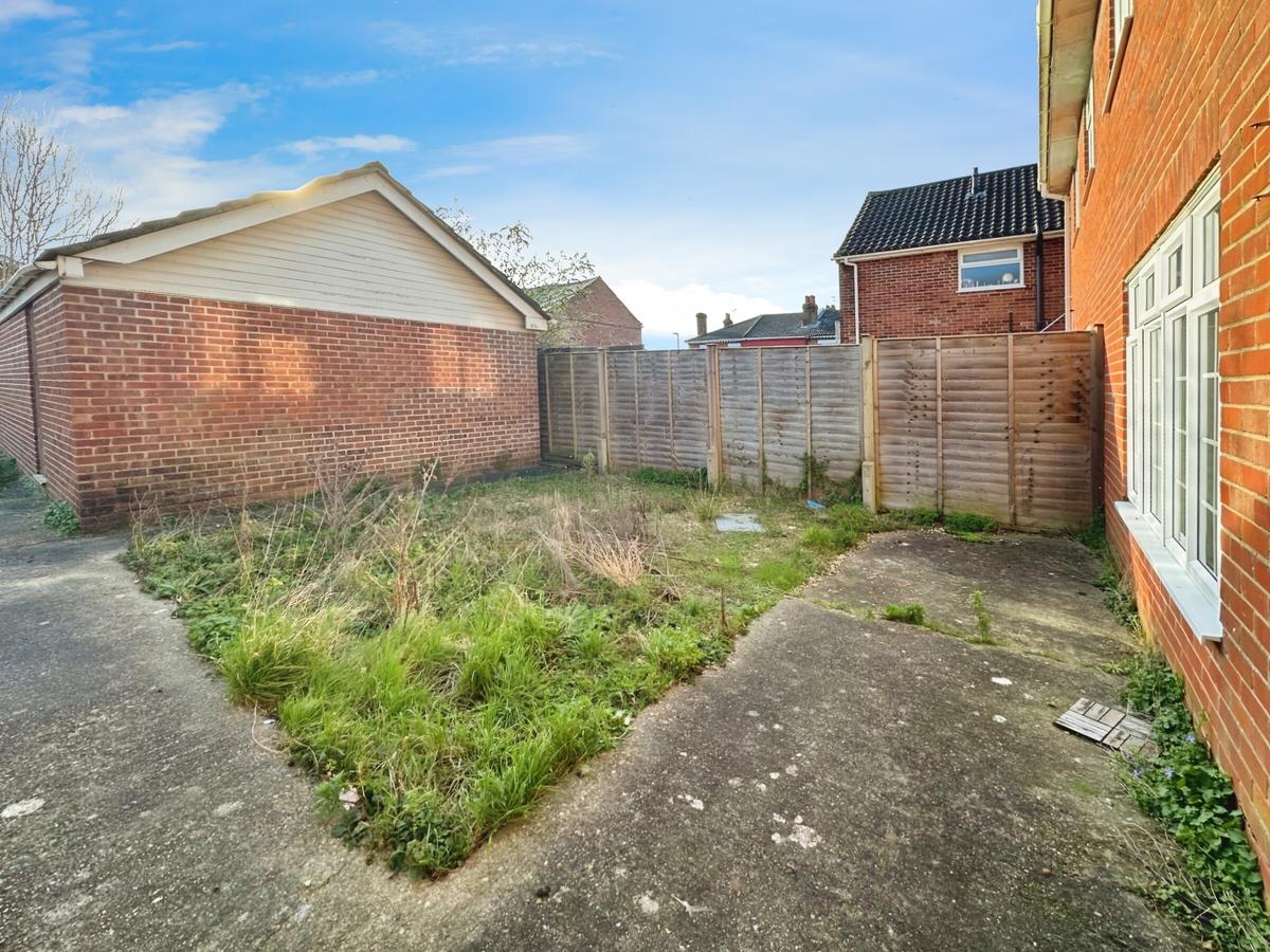 3 bedroom house for rent Cromwell Road, Southampton, SO15 2JF UniHomes