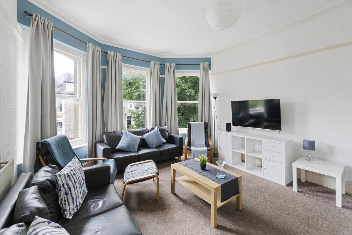 6 bedroom apartment on Cromwell Road (Upper Flat), St Andrew's, Bristol