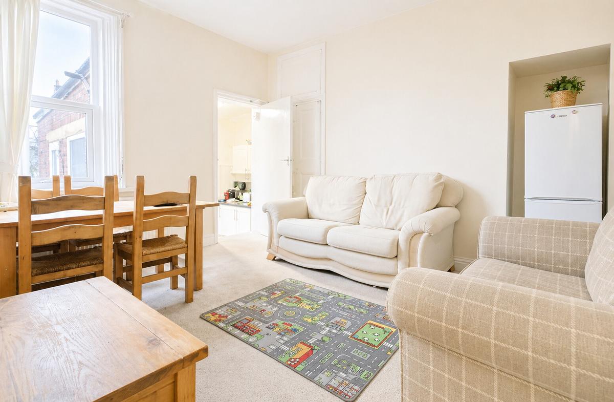 3 bedroom apartment on Helmsley Road, Sandyford, Newcastle