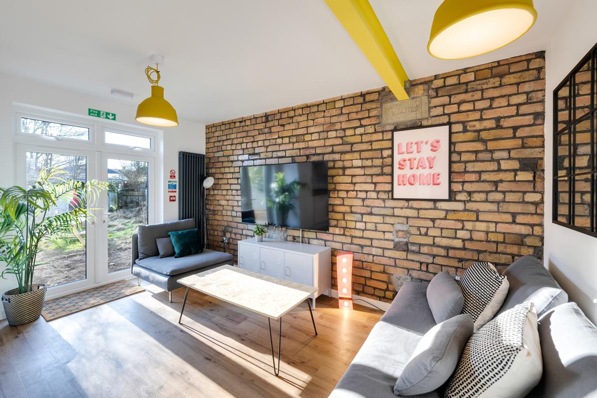 7 bedroom house for rent Warren Road, Bristol, BS34 7EJ UniHomes