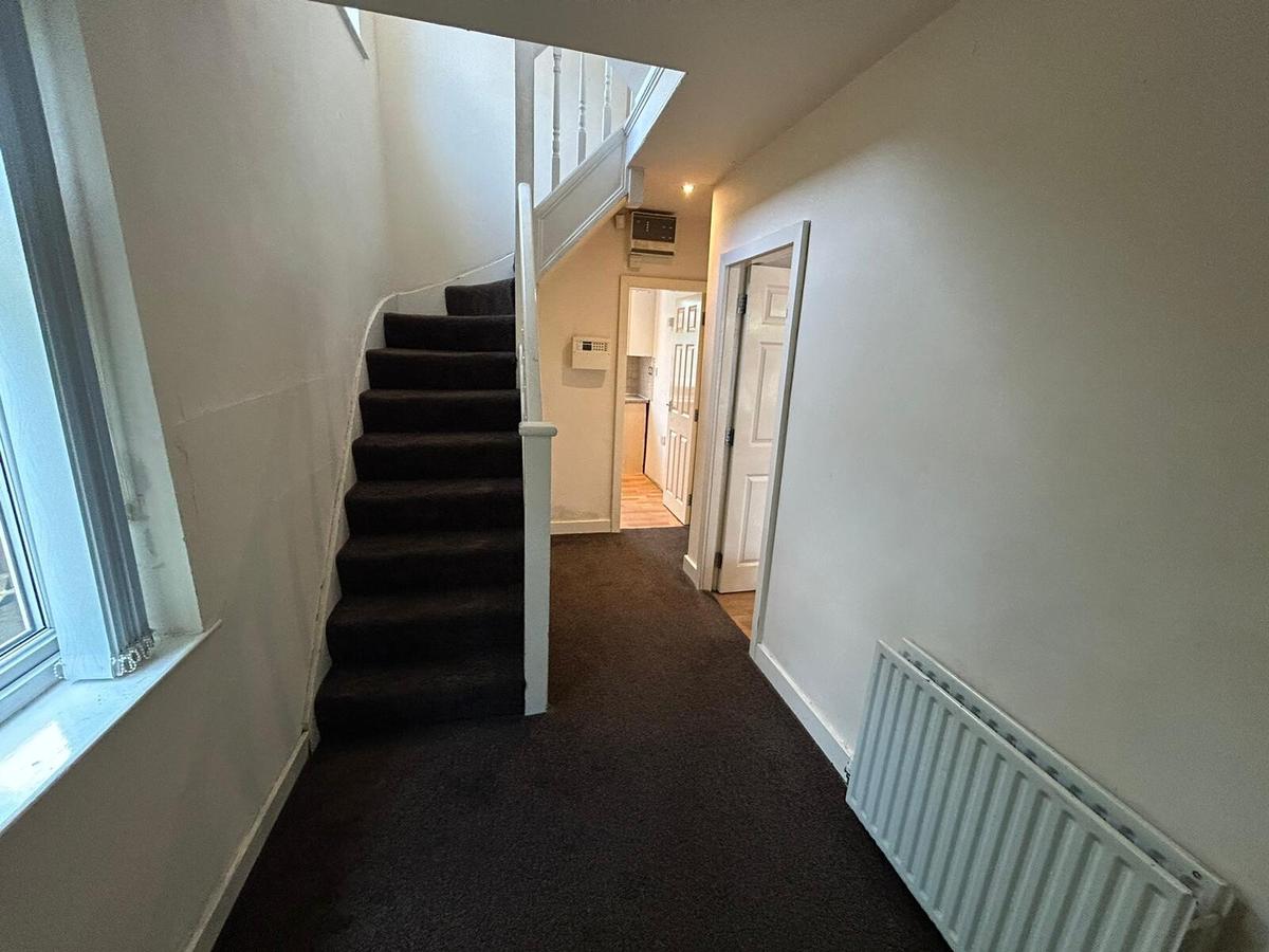 4 bedroom house for rent Kirkstall Lane, Leeds, LS5 3LF UniHomes