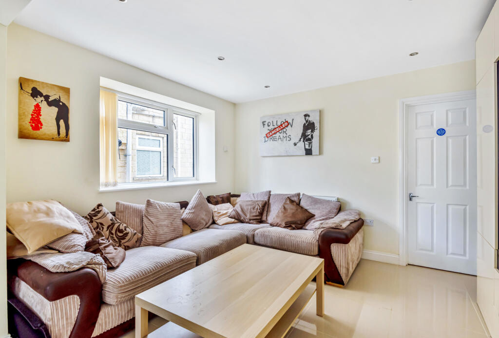 6 bedroom house for rent Cranmore Place, Bath, BA2 2UP UniHomes