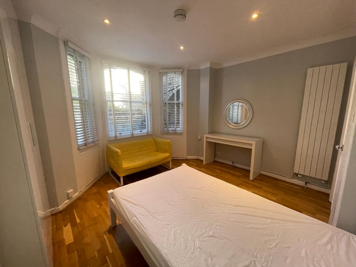 3 bedroom apartment for rent Gladstone Terrace, Brighton, BN2 3LB