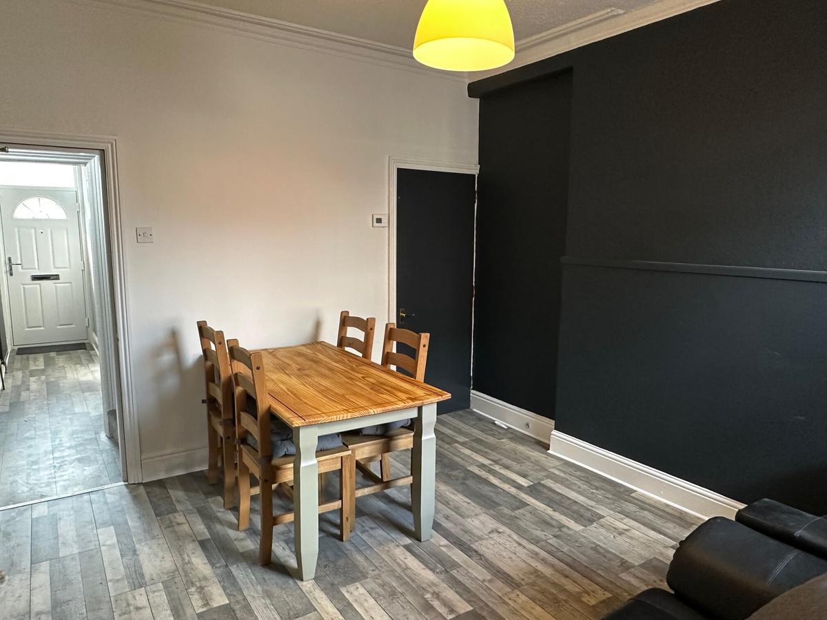 5 bedroom house for rent Hessle Mount, Leeds, LS6 1EP UniHomes