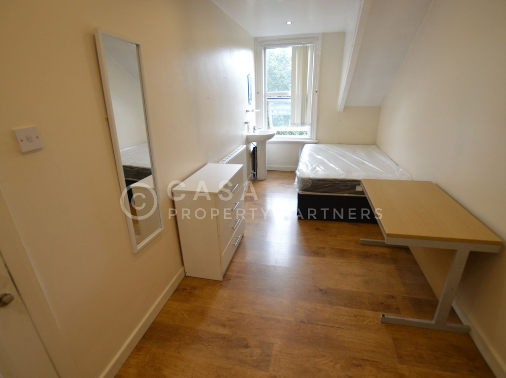 12 bedroom house for rent North Grange Road, Leeds, LS6 2BR UniHomes