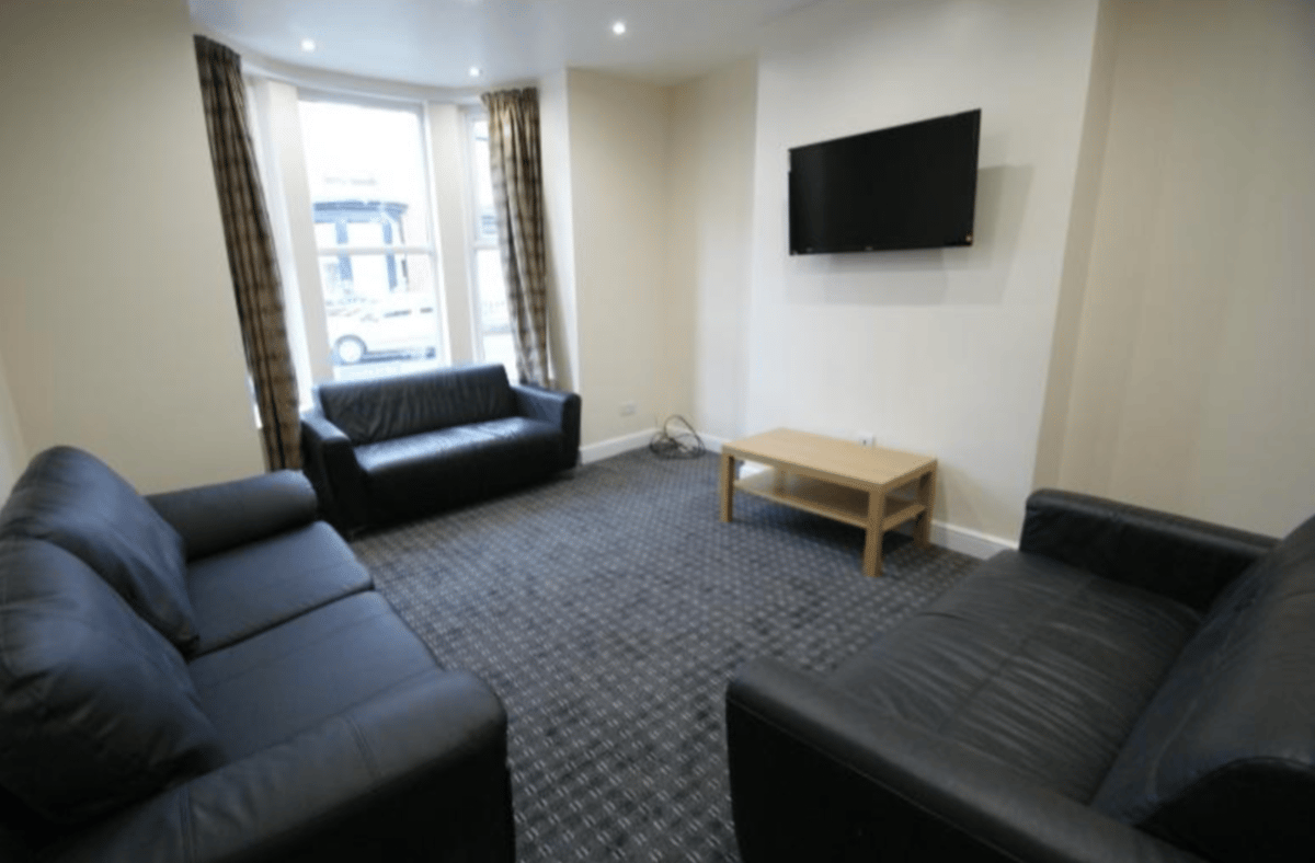 7 bedroom house on Norwood Terrace, Hyde Park, Leeds