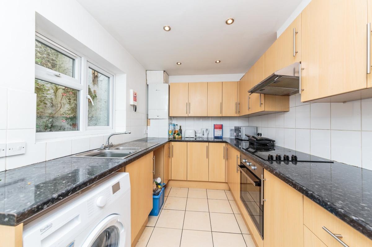 4 bedroom house for rent Viaduct Road, Brighton, BN1 4NB UniHomes