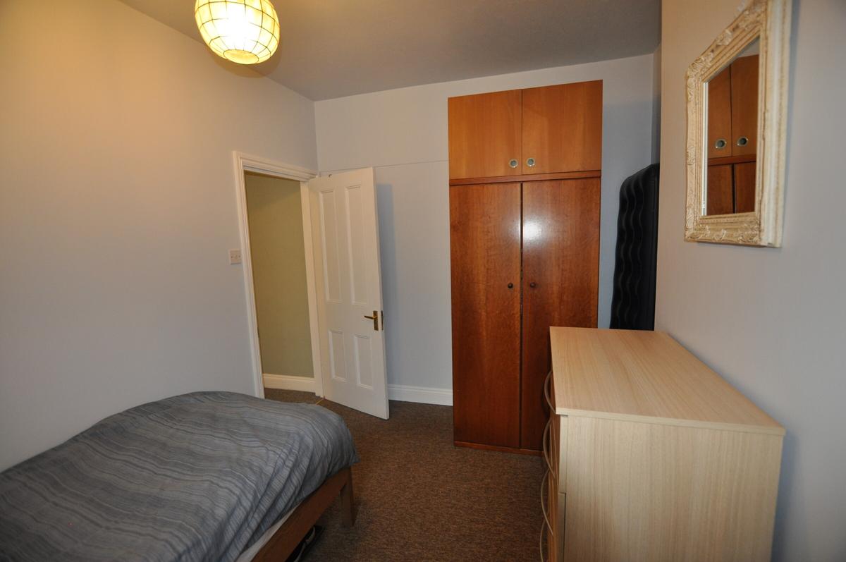 4 bedroom house for rent Ringwood Road, Bath, BA2 3JL UniHomes