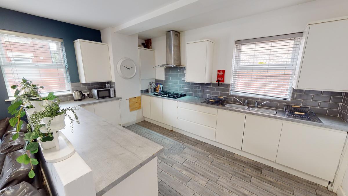 8 bedroom house for rent Gilroy Road, Liverpool, L6 6BG UniHomes