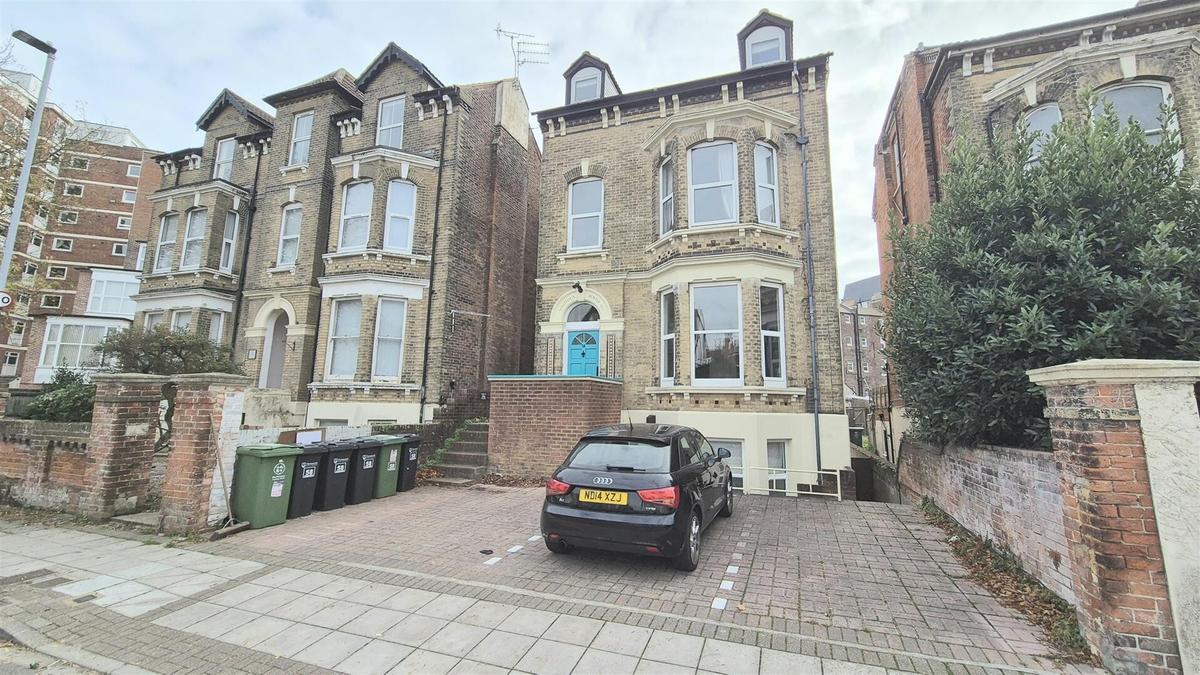4 bedroom house on Granada Road, Southsea, Portsmouth