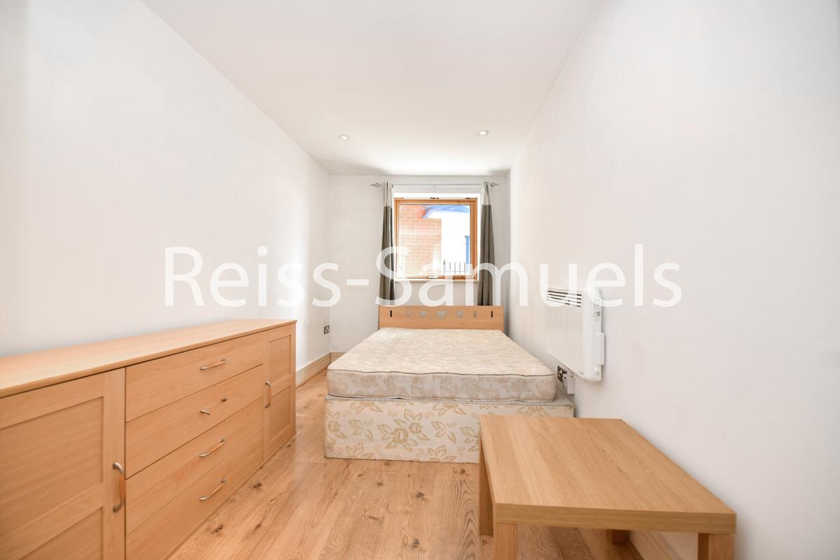 3 bedroom apartment for rent Newton Place, London, E14 3TT UniHomes