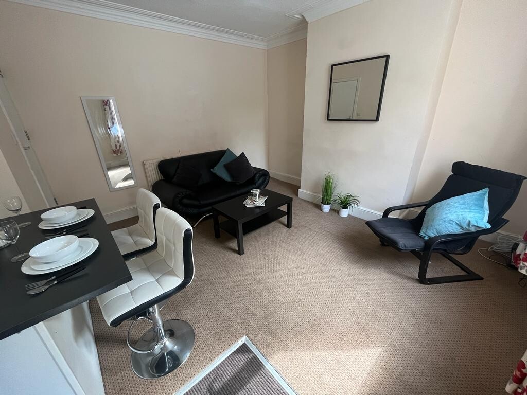 2 bedroom house for rent Glebe Avenue, Leeds, LS5 3NN UniHomes