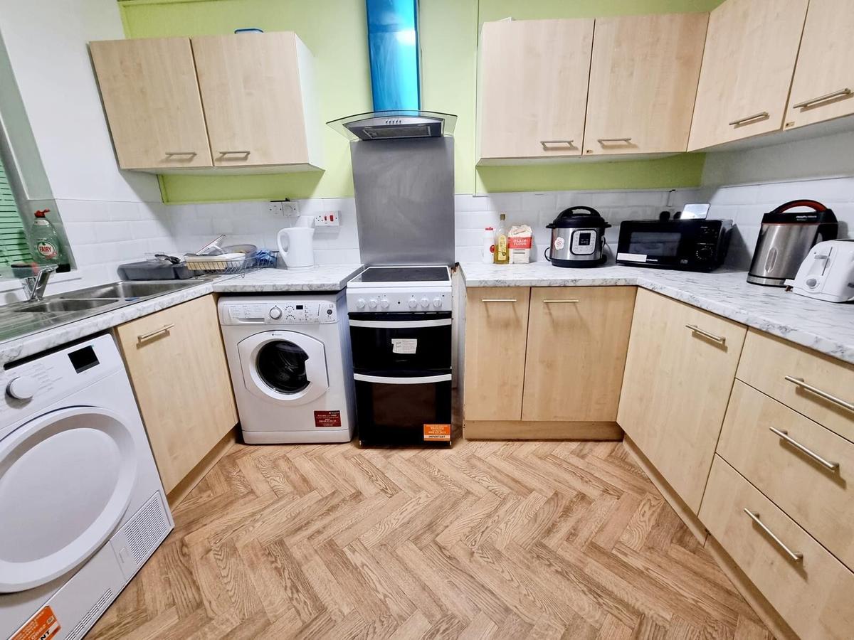 4 bedroom house on Hubert Croft, Selly Oak, Birmingham