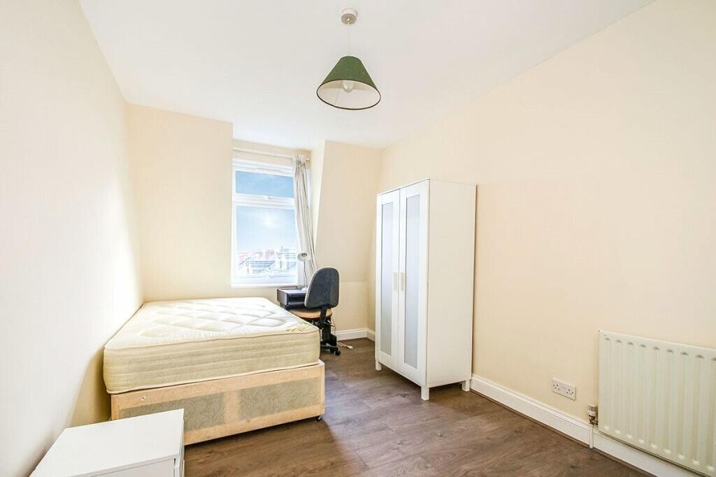 4 bedroom house for rent Cottage Grove, Portsmouth, PO5 1EH UniHomes