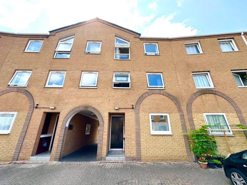5 bedroom house on Cyclops Mews, Canary Wharf, London
