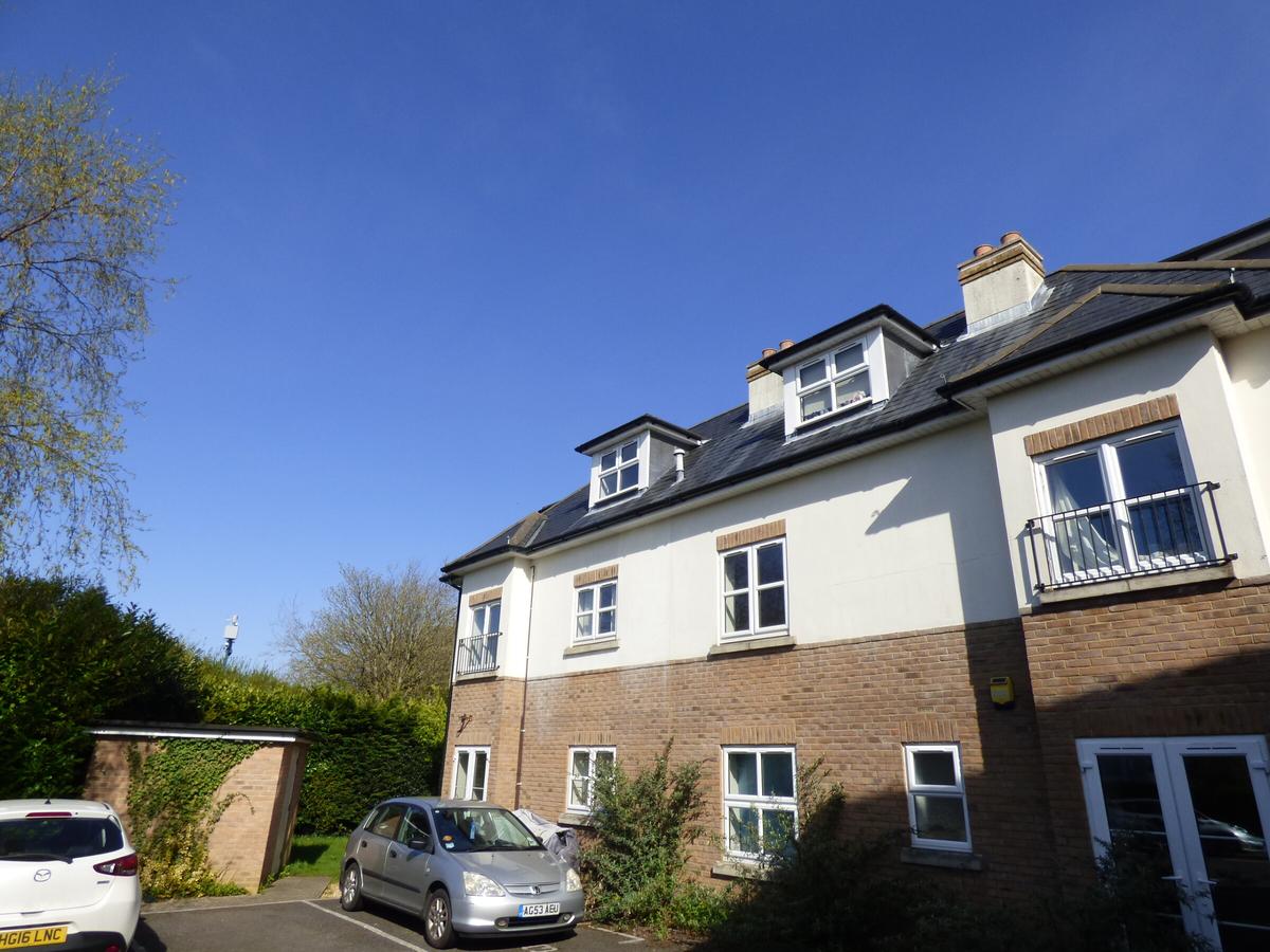3 bedroom apartment on Methuen Road, Charminster, Bournemouth