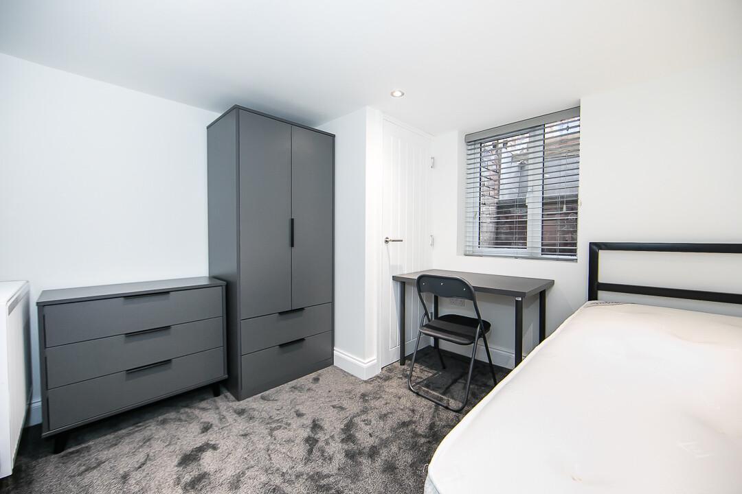 6 bedroom house for rent Hessle View, Leeds, LS6 1ER UniHomes