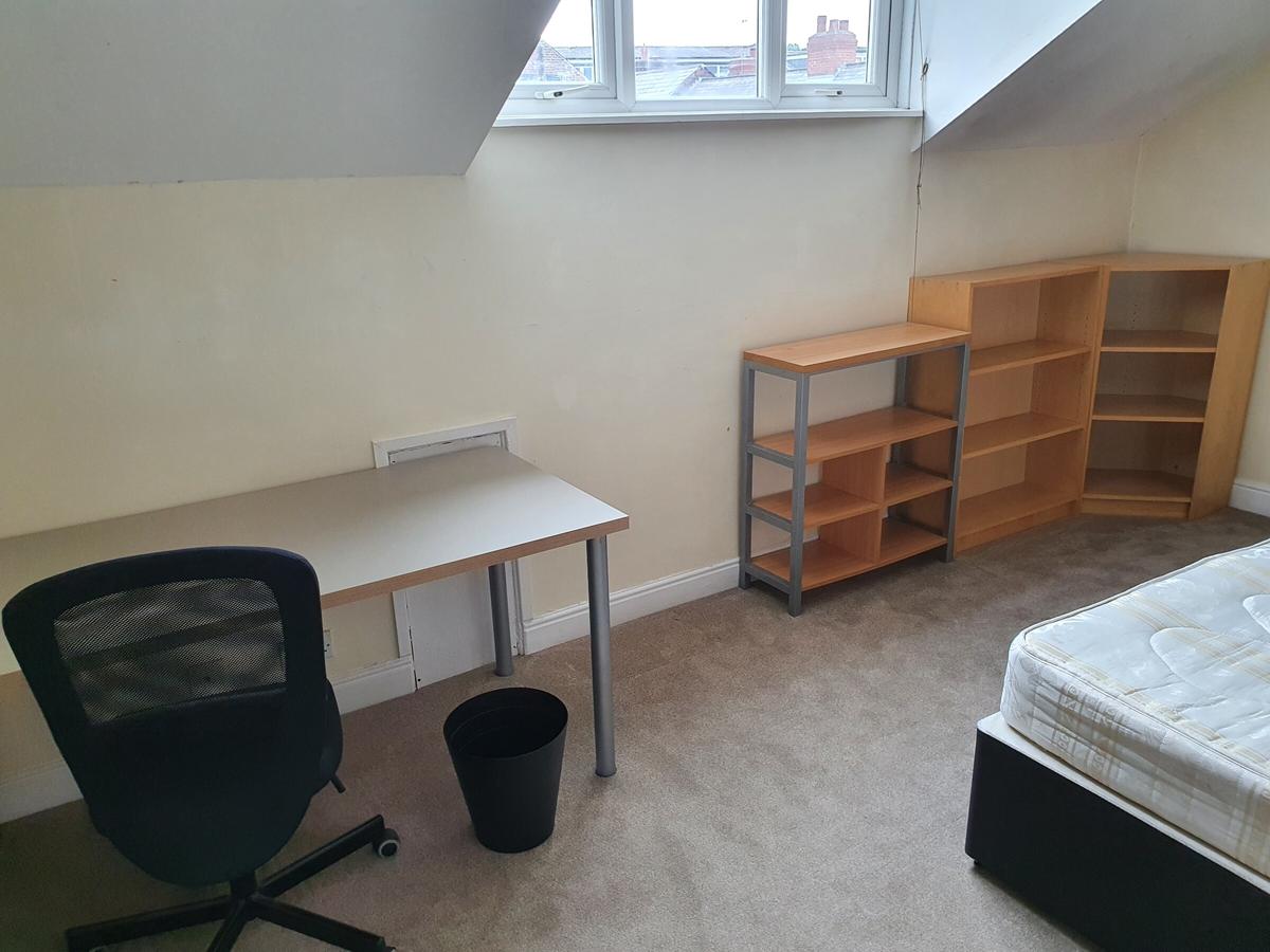 6 bedroom house for rent Carberry Road, Leeds, LS6 1QQ UniHomes