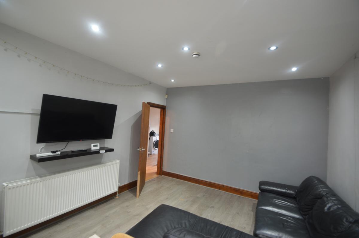 7 bedroom house for rent Cardigan Road, Leeds, LS6 1LU UniHomes