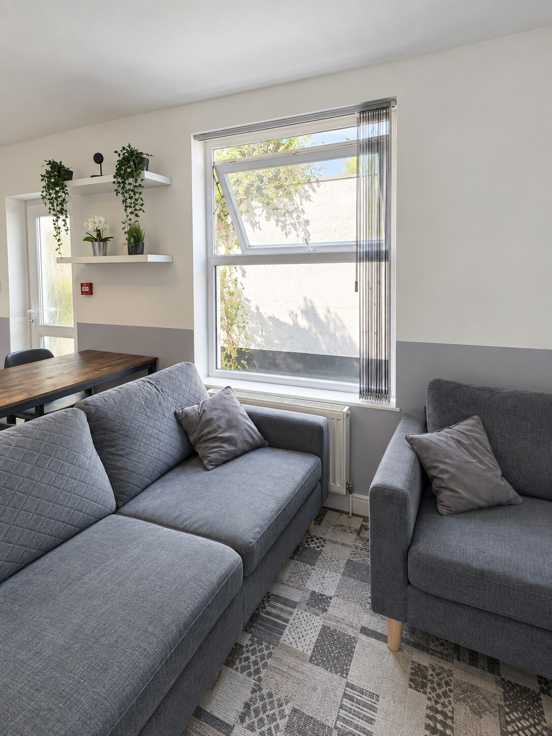 2 bedroom house on King Edward's Road, Brynmill, Swansea