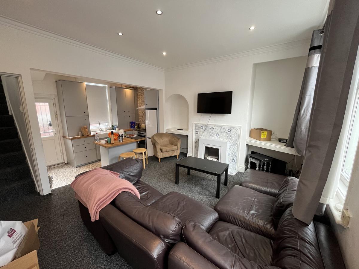 4 bedroom house for rent Hartley Grove, Leeds, LS6 2LD UniHomes