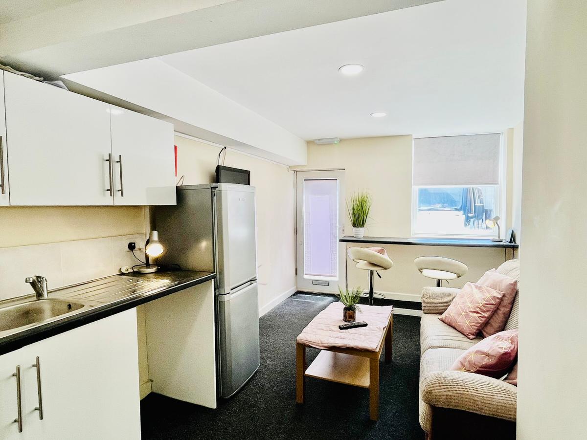 2 bedroom apartment on Glossop Road, Broomhill, Sheffield