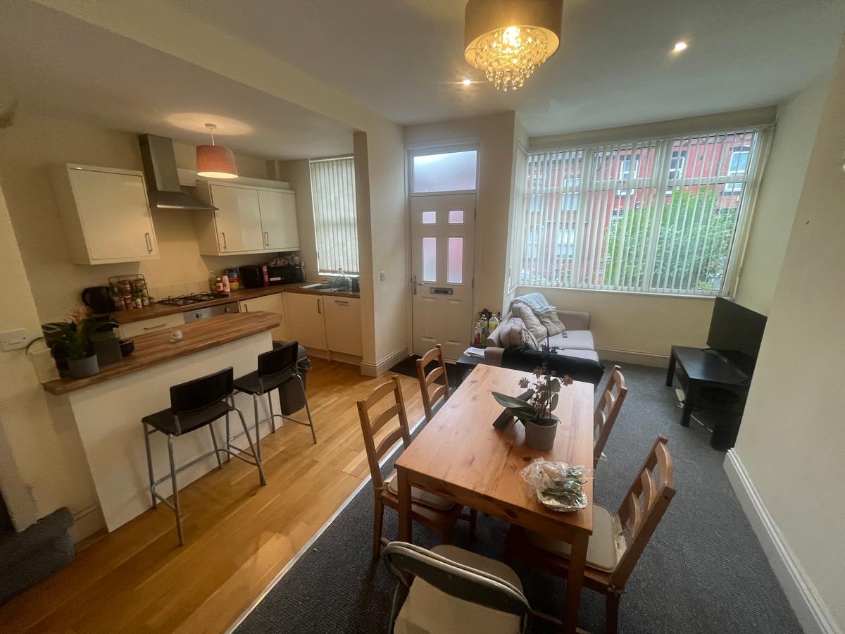 3 bedroom house for rent Talbot Mount, Leeds, LS4 2PF UniHomes