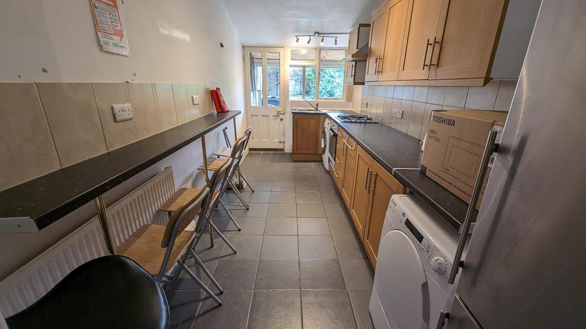 5 bedroom house for rent Lower Bristol Road, Bath, BA2 3BG UniHomes