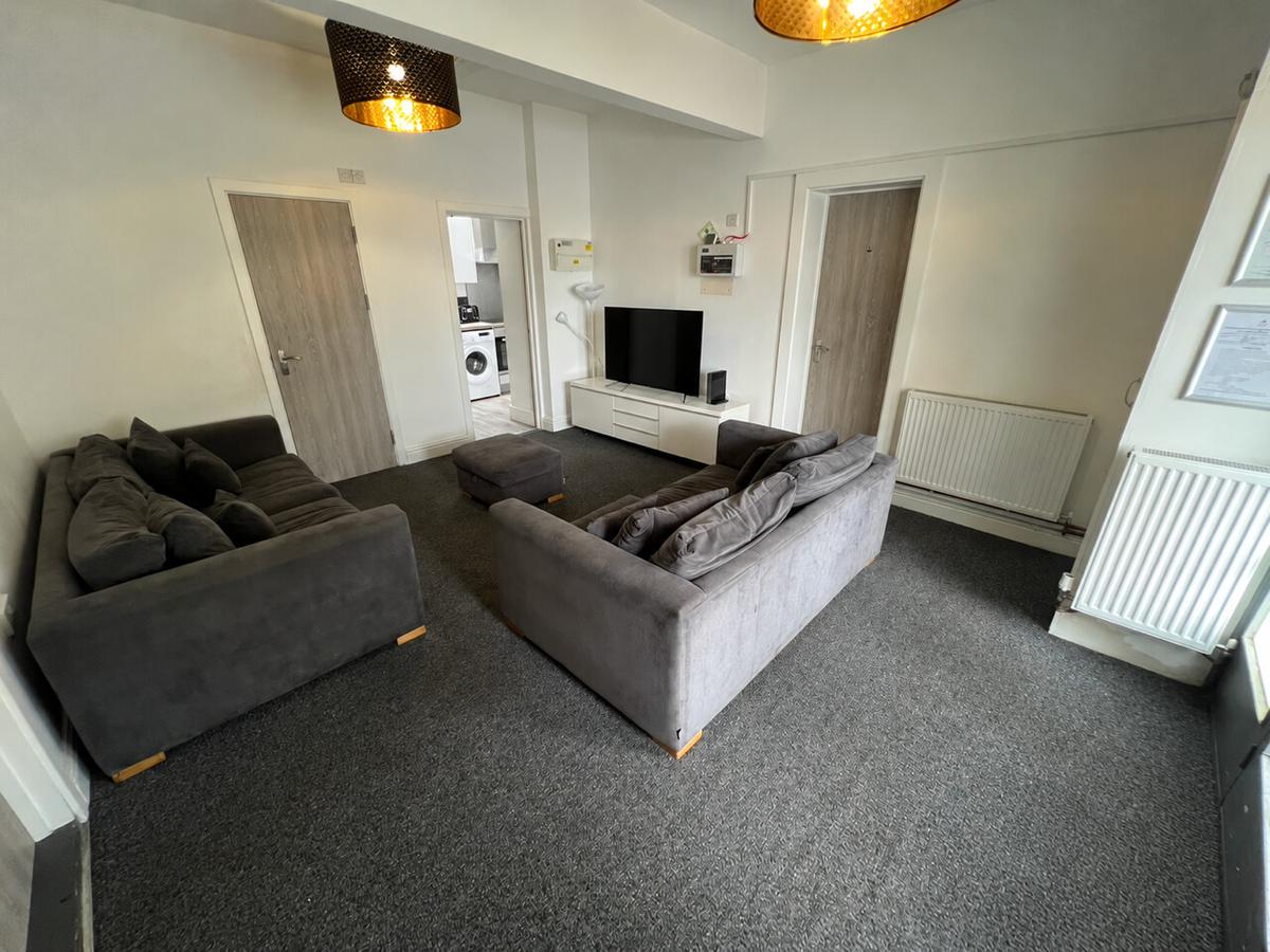 5 bedroom house on Bryn Y Mor Crescent, Uplands, Swansea