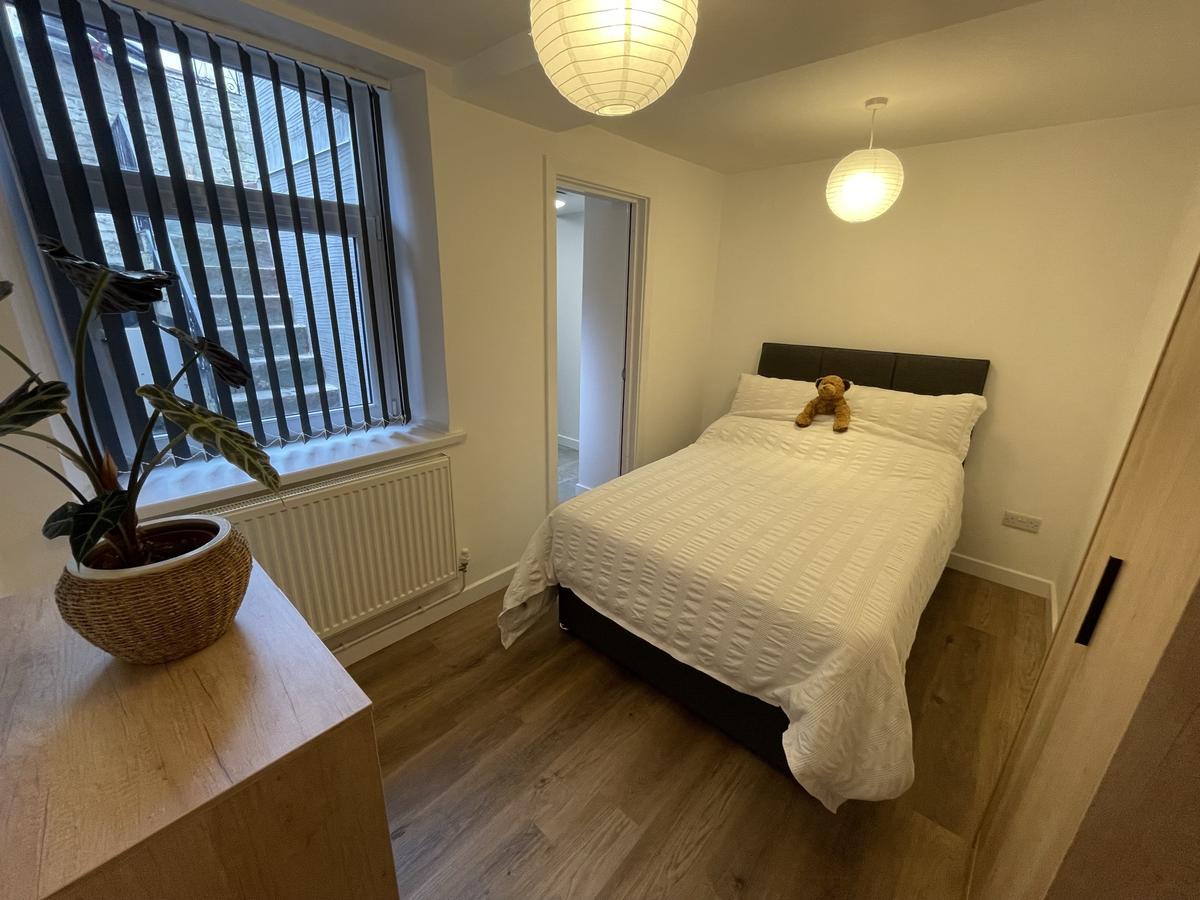 2 bedroom apartment on Trafalgar Place, Brynmill, Swansea