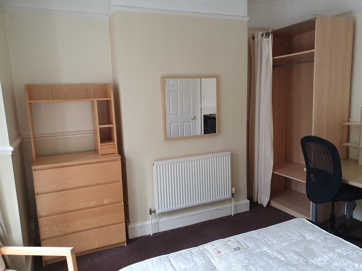 6 bedroom house for rent Carberry Road, Leeds, LS6 1QQ UniHomes