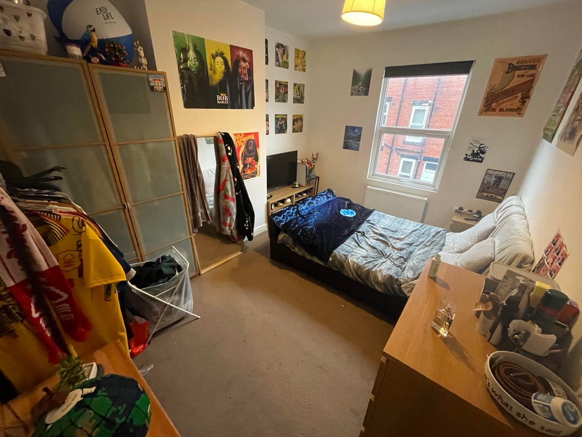 3 bedroom house for rent Highbury Lane Leeds, LS6 4HF UniHomes