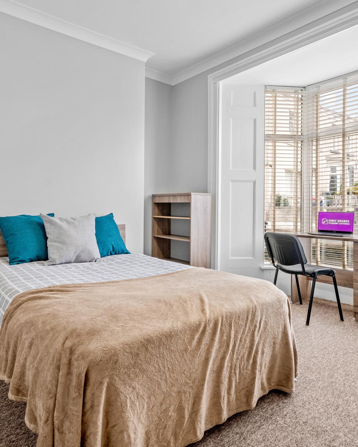 5 bedroom house for rent Trafalgar Place, Swansea, SA2 0BU UniHomes