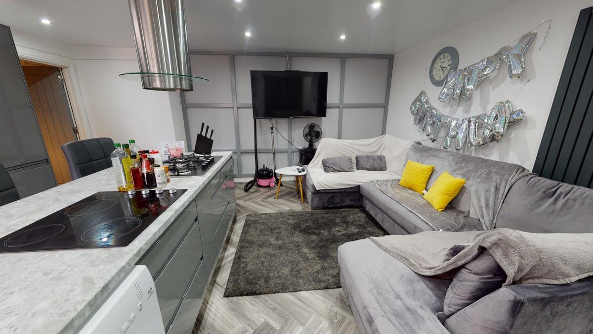 6 bedroom house on Warwards Lane, Selly Oak, Birmingham