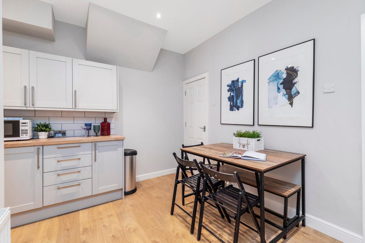 6 bedroom house for rent Hartley Grove, Leeds, LS6 2LD UniHomes