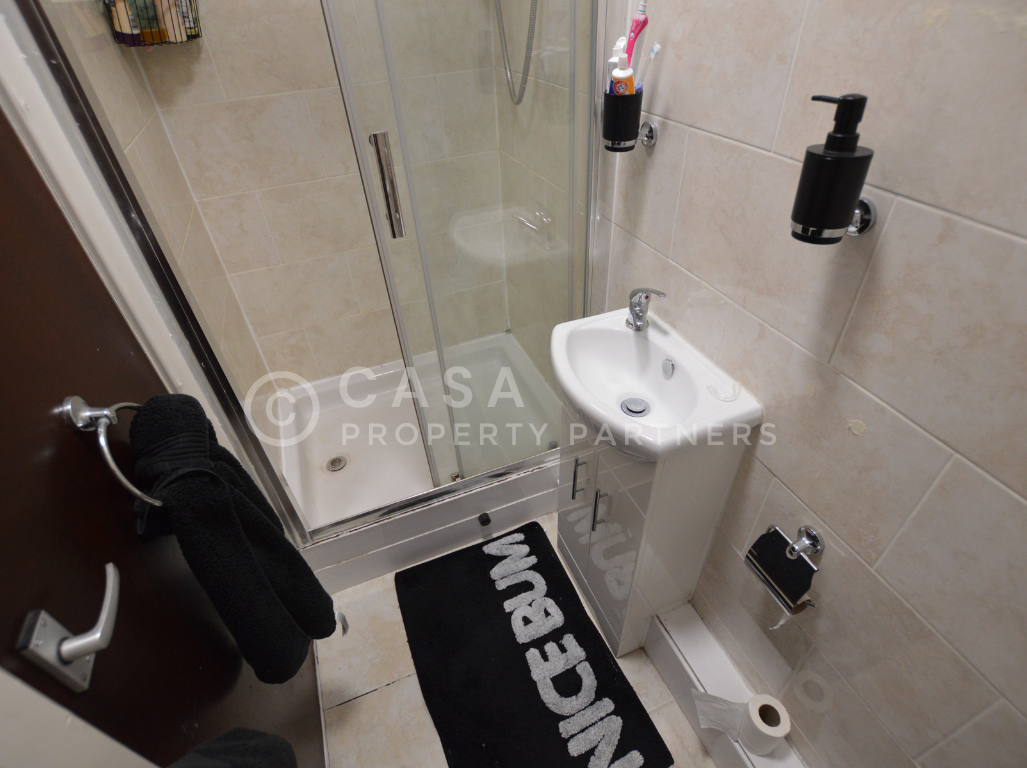 3 bedroom apartment for rent Montpellier Terrace, Leeds, LS6 2EX UniHomes