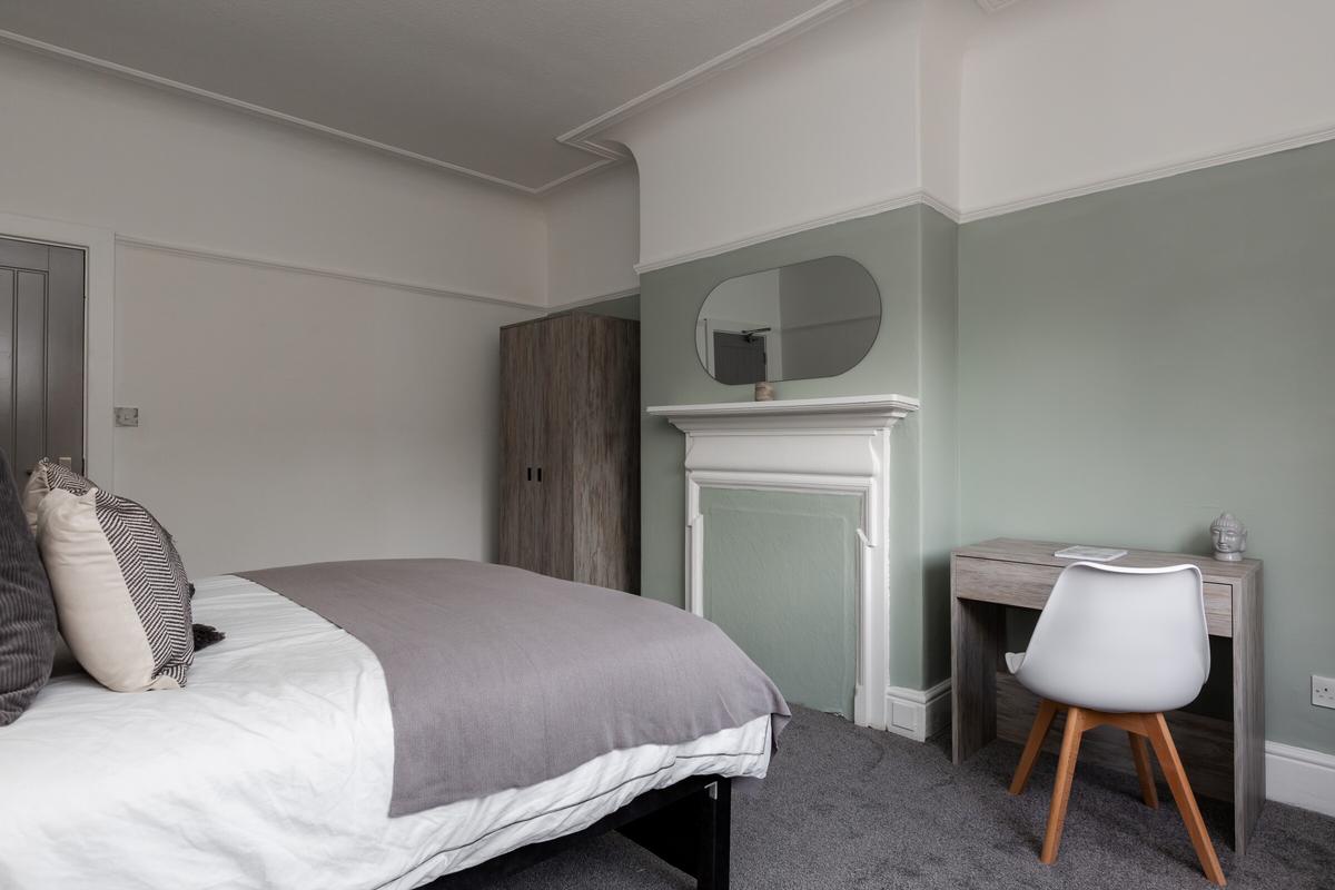 7 bedroom house for rent Queens Drive, Liverpool, L18 2DY UniHomes