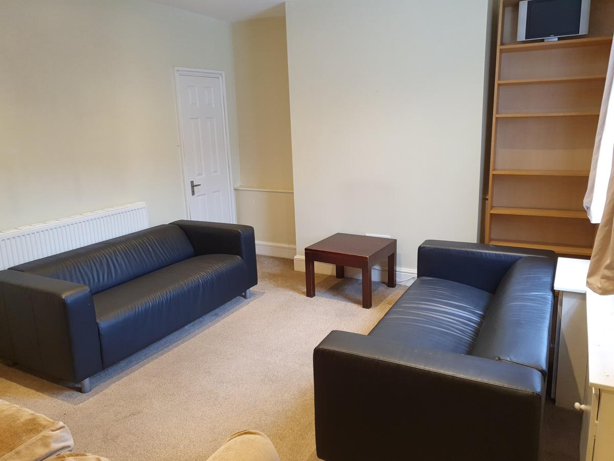 6 bedroom house for rent Carberry Road, Leeds, LS6 1QQ UniHomes