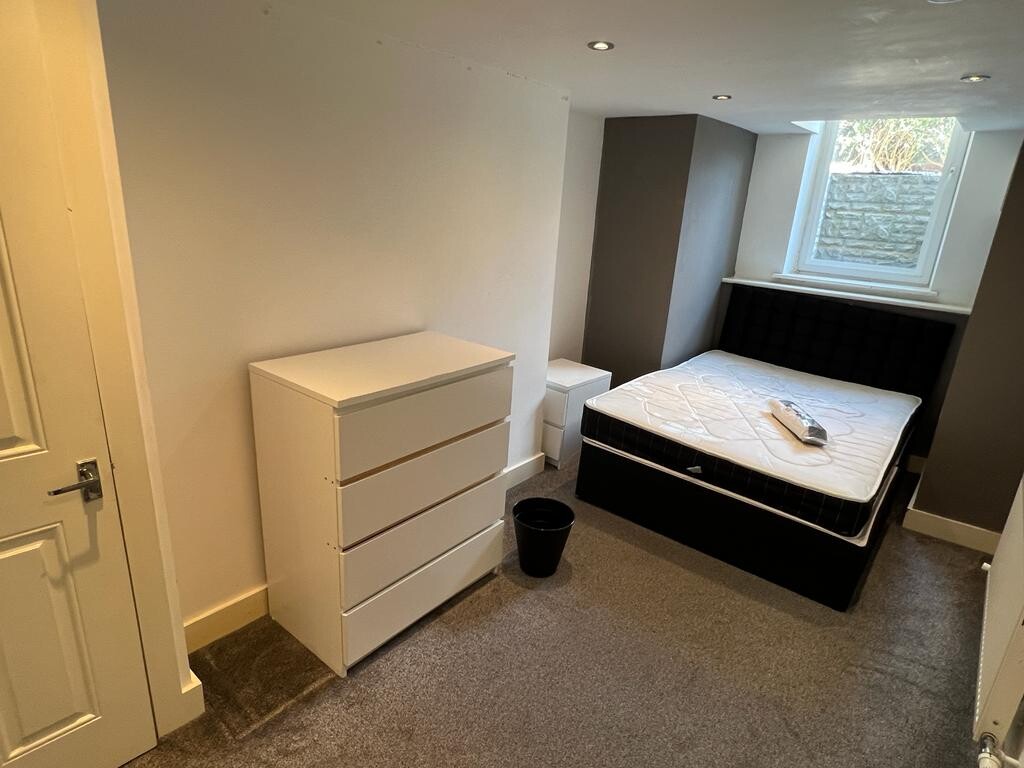 8 bedroom house for rent Headingley Mount, Leeds, LS6 3EL UniHomes